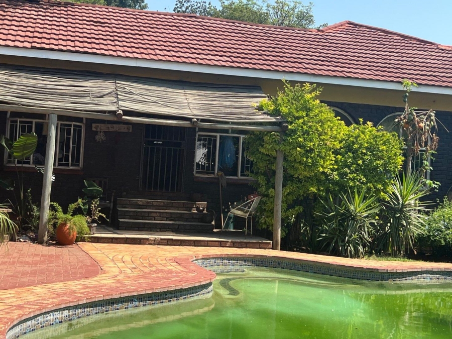 5 Bedroom Property for Sale in Elandsrand North West